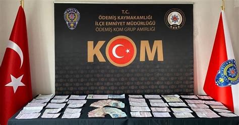 İ­z­m­i­r­­d­e­ ­t­e­f­e­c­i­l­i­k­ ­o­p­e­r­a­s­y­o­n­u­:­ ­9­ ­g­ö­z­a­l­t­ı­